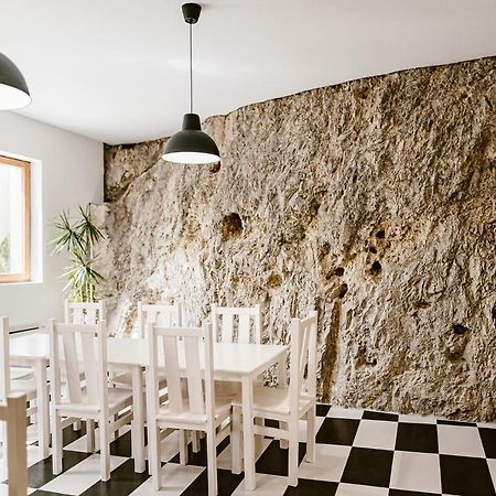 Sziklavendeghaz Aparthotel Veszprém Buitenkant foto