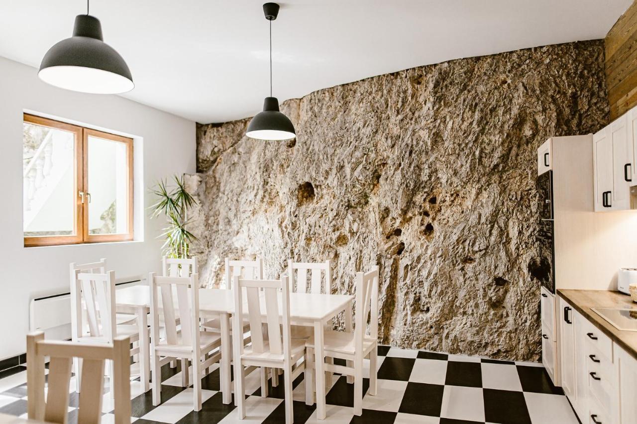 Sziklavendeghaz Aparthotel Veszprém Buitenkant foto