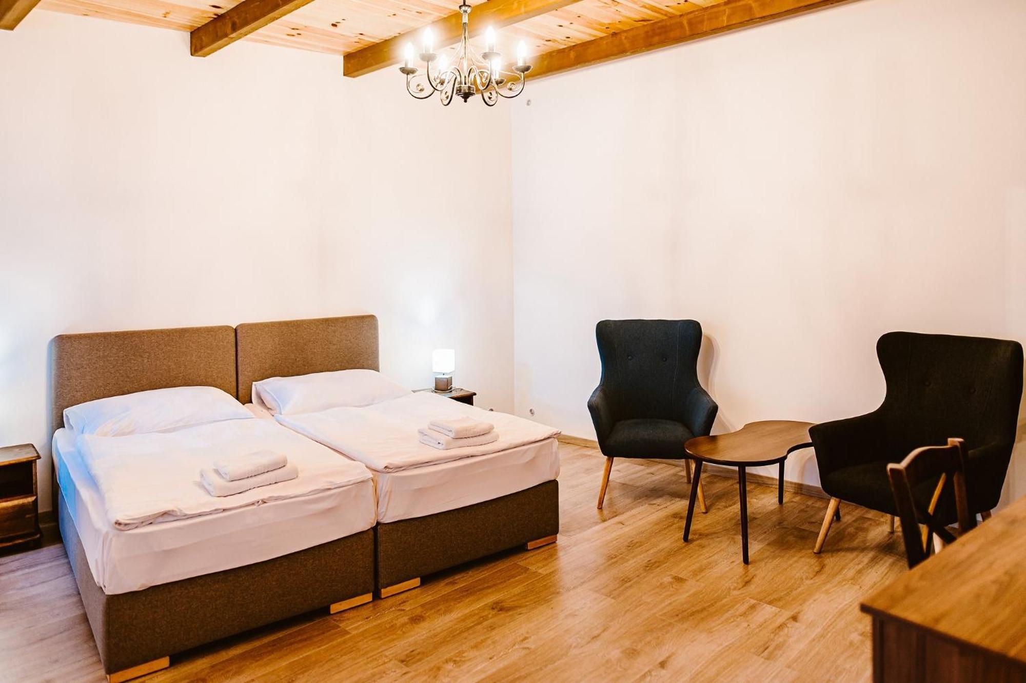 Sziklavendeghaz Aparthotel Veszprém Buitenkant foto