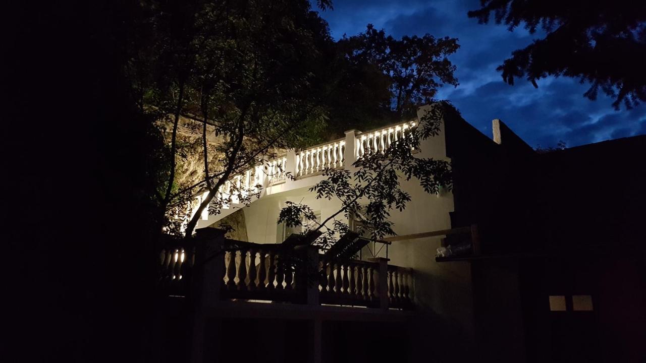 Sziklavendeghaz Aparthotel Veszprém Buitenkant foto