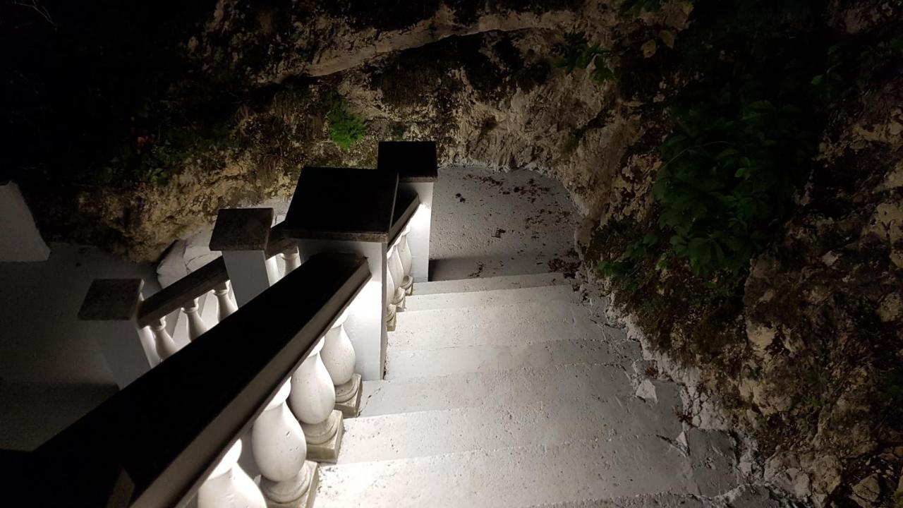 Sziklavendeghaz Aparthotel Veszprém Buitenkant foto