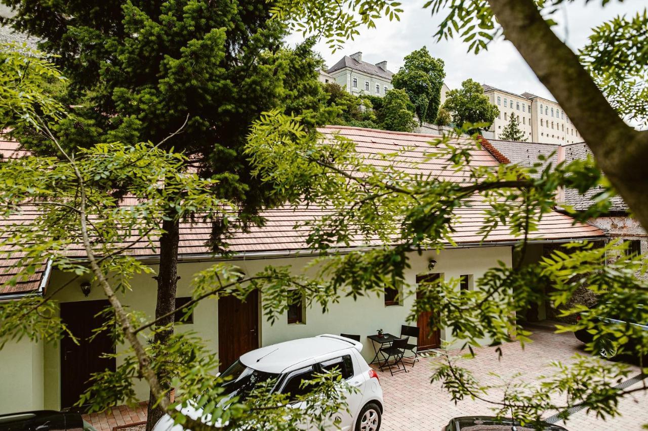 Sziklavendeghaz Aparthotel Veszprém Buitenkant foto