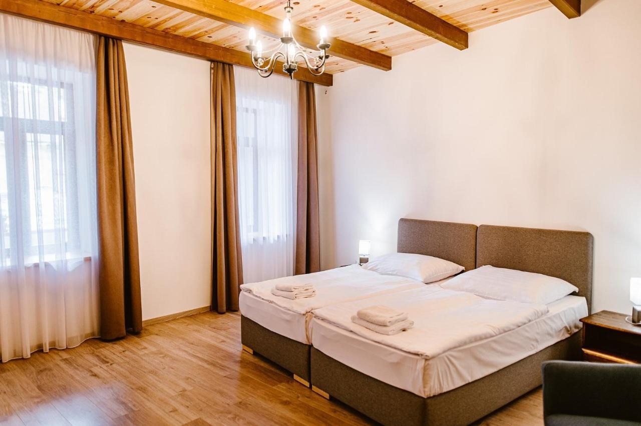 Sziklavendeghaz Aparthotel Veszprém Buitenkant foto