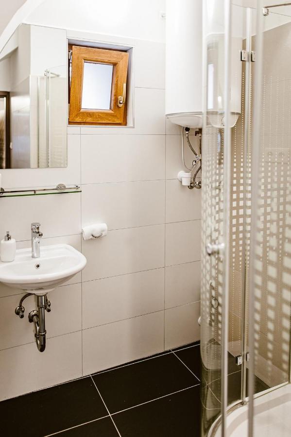Sziklavendeghaz Aparthotel Veszprém Buitenkant foto